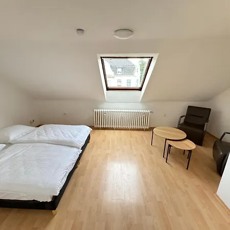 - Business, Uni, Handwerker - Free Wifi *